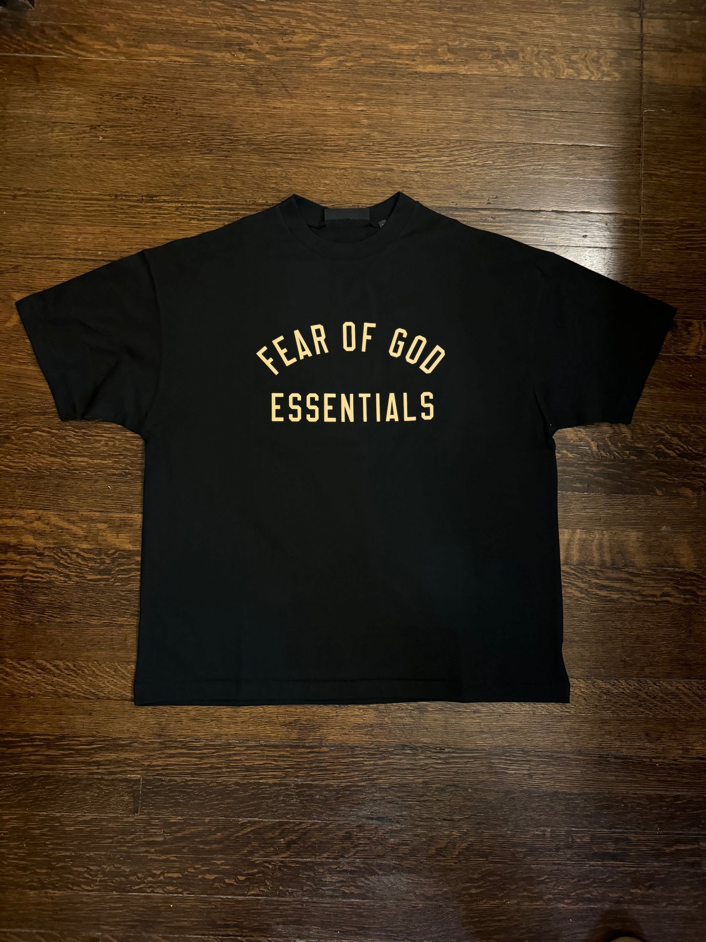 Fear of God ESSENTIALS FW24 T-Shirt Size L, XL